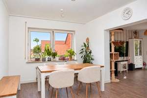 Freistehendes Einfamilienhaus in Salzgitter-Lesse mit 661 m² Grundstück, Keller & Kamin zu verkaufen – 38228 Lesse, Salzgitter – Vorschaubild 9