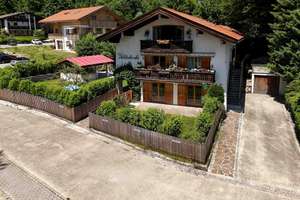 Ruhig gelegenes Landhaus mit 5 ETWs - geeignet zur Kapitalanlage / Selbstnutzung / Ferienvermietu... – Die vollständige Adresse der Immobilie erhältst du vom Anbieter., 83707 Bad Wiessee – Vorschaubild 1