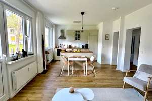 Lichtdurchflutete 2,5 Zimmer Wohnung mit Balkon und hochwertiger Modernisierung im Berliner Westend – Die vollständige Adresse der Immobilie erhältst du vom Anbieter., 14055 Westend, Berlin – Vorschaubild 2