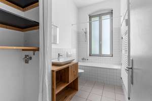 Exklusive Altbauwohnung mit Kamin, Fischgrätparkett und Südbalkon – Die vollständige Adresse der Immobilie erhältst du vom Anbieter., 10247 Friedrichshain, Berlin – Vorschaubild 10