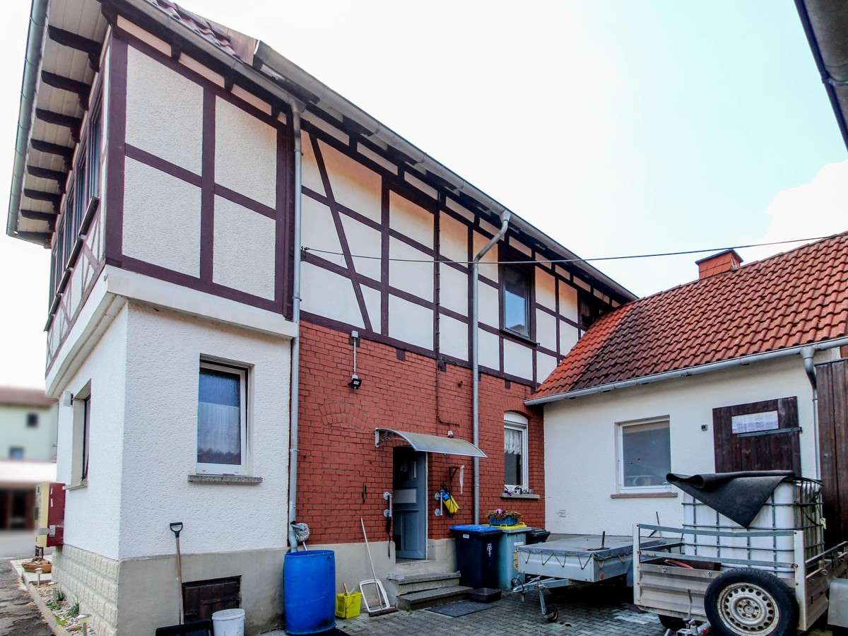 Wohnhaus mit vielseitig nutzbarem Nebengebäude in Brunnhartshausen, Wartburgkreis – Bild 3