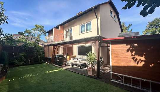 Bild von Modernisierte Doppelhaushälfte mit Garten, Terrasse und Whirlpool