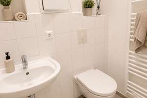 Modernisierte 2-Zimmer-Wohnung mit neuer Einbauküche nahe Rosenthaler Platz – Die vollständige Adresse der Immobilie erhältst du vom Anbieter., 10119 Mitte (Ortsteil), Berlin – Vorschaubild 6