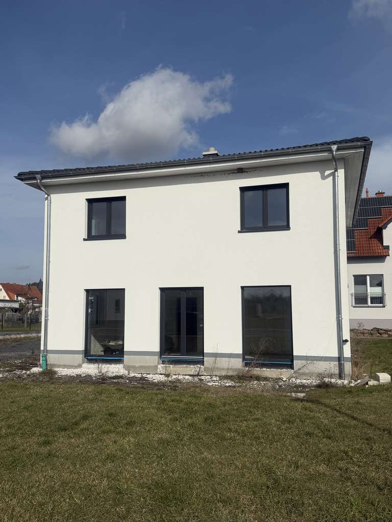 Immobilie in Wildeck - Rohdiamant - Traum vom Eigenheim! Wohnen im eleganten Neubau mit Garten in idyllischer Natur-Oase! - Bild 1