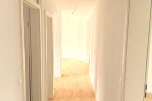 *ERSTBEZUG Kernsaniert 3 Zimmer*  2.OG  rechts mit Balkon, Küche und Waschmaschine. – Römerstraße 64, 70180 Stuttgart – Vorschaubild 3