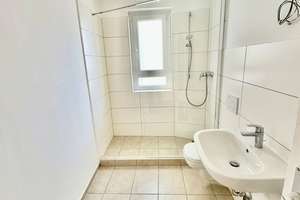 Gepflegte & helle 3-Zimmerwohnung mit Balkon und Fahrstuhl in der Mitte Wiesbadens! – Yorckstrasse 24, 65185 Westend / Bleichstraße, Wiesbaden – Vorschaubild 10