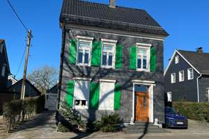 Super gepflegte Immobilie auf großem, parkähnlichem Grundstück – Die vollständige Adresse der Immobilie erhältst du vom Anbieter., 42929 Wermelskirchen – Vorschaubild 2