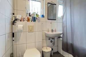*TERRASSENWOHNUNG ZUM GARTEN* - 2 ZI WOHNUNG IN DÜSSELDORF – Zur Lindung 25-27, 40489 Angermund, Düsseldorf – Vorschaubild 2