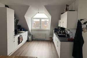 Bad Homburg - DG-Whg. mit Balkon, neuer Einbauküche  + Tiefgaragenplatz – Die vollständige Adresse der Immobilie erhältst du vom Anbieter., 61352 Bad Homburg vor der Höhe – Vorschaubild 4
