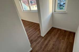 Mit Traumküche & Stil: frisch sanierte Dachgeschosswohnung – Mahlenburger Weg 37, 44309 Brackel (Ortsteil), Dortmund – Vorschaubild 8