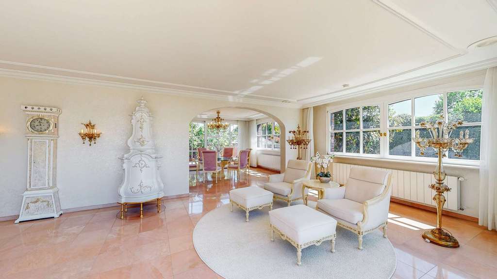 Immobilie in Karlstadt - Wo Wohnen zur Lebenskunst wird: Exklusive Villa mit Spa-Oase und Traumgarten - Bild 2