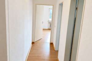 Wohnen mit Charakter: Gepflegte 3-Zi-Wohnung Süd-West am Waldrand – 51645 Gummersbach – Vorschaubild 2