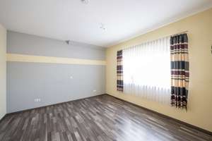 Wohnqualität, die Raum gibt – neuwertige Dachgeschosswohnung mit Traumterrasse – Die vollständige Adresse der Immobilie erhältst du vom Anbieter., 76437 Rastatt – Vorschaubild 7
