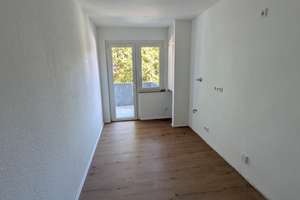 Frisch sanierte 2 Zimmerwohnung mit Balkon zu vermieten – Holtener Straße 308, 47167 Obermarxloh, Duisburg – Vorschaubild 3