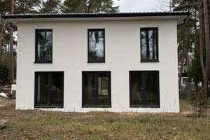 Stadtvilla im modernen Design – mit ikonischer Kragarmtreppe und Raum für Ihre persönliche Gestaltun – Die vollständige Adresse der Immobilie erhältst du vom Anbieter., 15827 Blankenfelde-Mahlow – Vorschaubild 3