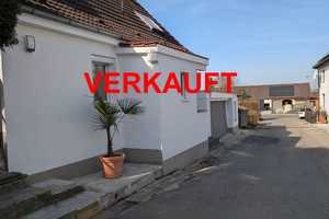 Komplett neu saniertes Einfamilienhaus mit Garten in Illertissen / Buch   – Kellerbergweg 2, 89290 Neu-Ulm (Kreis) – Vorschaubild 1