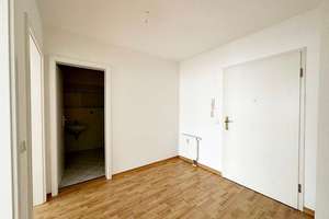 "Top Investment: Vermietete 2-Zimmer-Wohnung mit Balkon, Tiefgaragenstellplatz und Aufzug" – Arthur-Bretschneider-Straße 15, 9113 Schloßchemnitz, Chemnitz – Vorschaubild 3