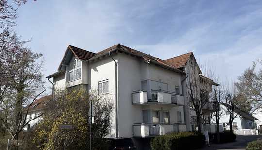 Bild von Büttelborn-Klein-Gerau: Gepflegtes Mehrfamilienhaus mit PKW-Stellplätzen in gefragter Wohnlage