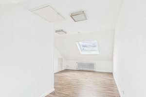Großzügige 5-Zimmer-Wohnung auf zwei Ebenen in ruhiger Sackgasse Nürnberg-Reichelsdorf – Die vollständige Adresse der Immobilie erhältst du vom Anbieter., 90453 Reichelsdorf, Nürnberg – Vorschaubild 13