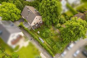 Sanierungsbedürftiges Dreiparteienhaus in ruhiger Lage von Obersendling