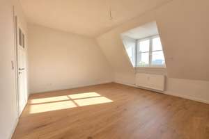 Erstbezug nach kompletter Sanierung – attraktive 3-Zimmer-Dachgeschosswohnung – 68165 Schwetzingerstadt/Oststadt, Mannheim – Vorschaubild 2