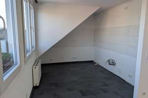 Lichtdurchflutete 2-Zimmer-Dachgeschosswohnung mit Kamin – 40549 Heerdt, Düsseldorf – Vorschaubild 7