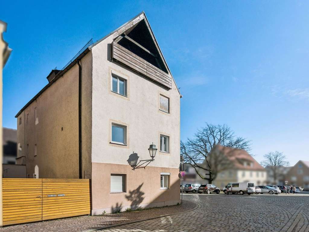 Immobilie in Aichach - Wohn - und Geschäftshaus - Rarität mitten im Zentrum von Aichach - Bild 1