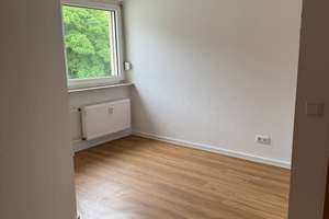 Renovierte Wohnung mit Balkon in Essen-Bergeborbeck!  – Bocholder Straße 334, 45356 Bochold, Essen – Vorschaubild 4