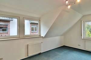 Solides Einfamilienhaus auf einem großzügigen Hintergrundstück – Die vollständige Adresse der Immobilie erhältst du vom Anbieter., 26133 Osternburg, Oldenburg (Oldenburg) – Vorschaubild 13