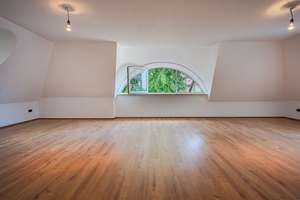 Großzügige 3-Zimmer-Maisonette-Wohnung mit ca. 120 m² in Zirndorf-Weiherhof - sofort bezugsfrei