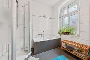 GRÜNDERZEIT-ALTBAUWOHNUNG MIT 2 BALKONEN, AUFZUG UND ENERGIEEFFIZIENZKLASSE B IN BESTLAGE – Liebigstraße 36, 10247 Friedrichshain, Berlin – Vorschaubild 26