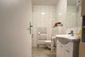 Attraktives Zweifamilienhaus in Toplage von Hedelfingen – Zwei Wohneinheiten mit Garten und Garage! – Stuttgart – Vorschaubild 6
