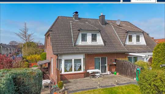 Bild von Moderne Doppelhaushälfte mit großen Garten