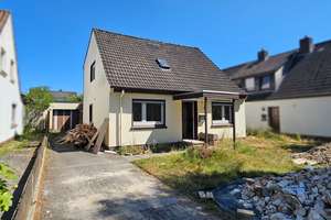 Ihr Zuhause, Ihre Ideen, Ihr Projekt -
Freistehendes Einfamilienhaus in bester Lage zur Sanierung – Die vollständige Adresse der Immobilie erhältst du vom Anbieter., 26127 Dietrichsfeld, Oldenburg (Oldenburg) – Vorschaubild 10