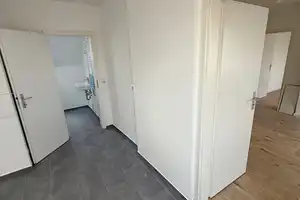 Kernsanierte 2-Zimmer-Dachgeschosswohnung in Köln Höhenberg – Nürnberger Straße 8, 51103 Köln – Vorschaubild 9