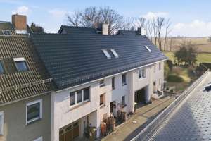 Wohnen wie im Paradies: Rundpool, Sauna, Kaminofen und 2 überdachte Terrassen – Die vollständige Adresse der Immobilie erhältst du vom Anbieter., 1561 Zabeltitz – Vorschaubild 2