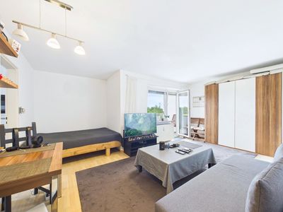 Vermietetes 1-Zimmer-Apartment mit großem Balkon und Weitblick in Unterhaching