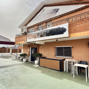 Freistehende Villa in Torres de la Alameda