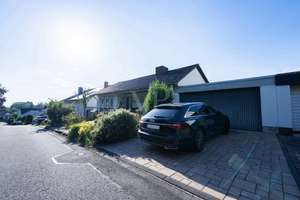 Großzügiger Bungalow mit Einliegerwohnung und Wohlfühlgarten – Die vollständige Adresse der Immobilie erhältst du vom Anbieter., 56077 Arenberg, Koblenz – Vorschaubild 3