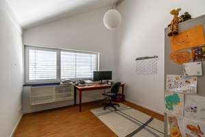 Wohnen auf höchstem Niveau - Energieeffizientes Traumhaus mit Garten in Ingolstadt-Haunwöhr – Die vollständige Adresse der Immobilie erhältst du vom Anbieter., 85051 Südwest, Ingolstadt – Vorschaubild 15