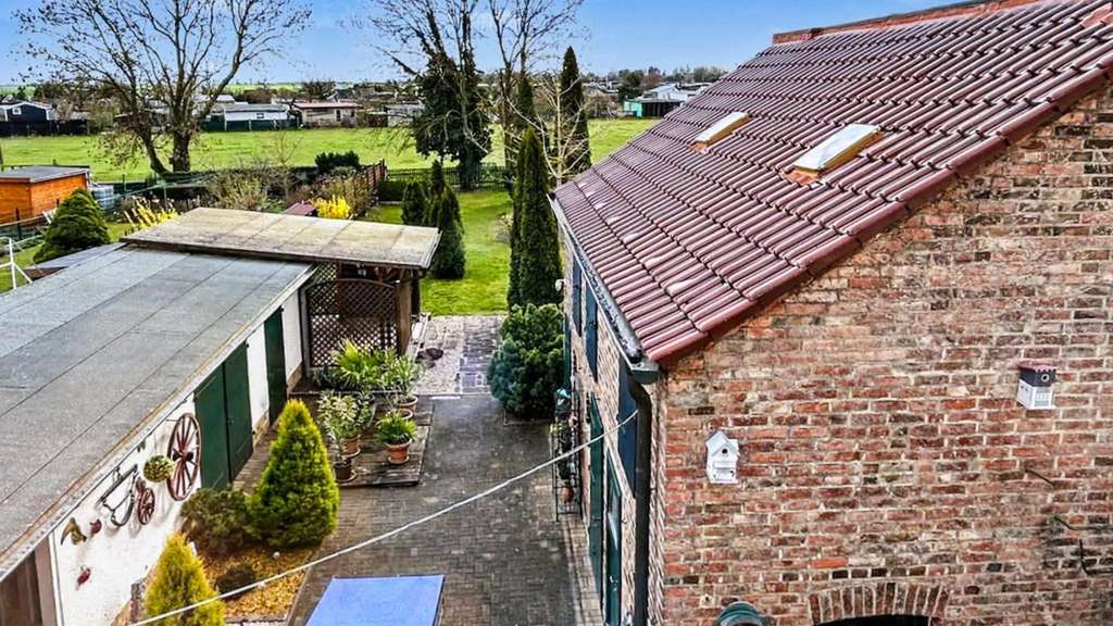 Immobilie in Markranstädt - Gepflegte Doppelhaushälfte mit 4,5 Zimmern, schönem Garten und Garage in Markranstädt-Großlehna - Bild 1