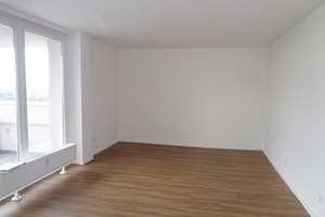 Renovierte + kompakte 3-Zimmer-Wohnung, 2 Balkone mit Weitblick, Duschbad + Aufzug – Kurt-Schumacher-Straße 12, 38102 Viewegsgarten-Bebelhof, Braunschweig – Vorschaubild 2