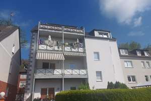 Gemütliche Wohnung in einer ruhigen Straße, mit Garage 