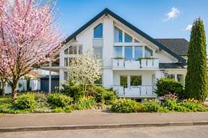Vielseitig nutzbares Einfamilienhaus mit Büroeinheit und Einliegerwohnung in Breisach-Hochstetten – Die vollständige Adresse der Immobilie erhältst du vom Anbieter., 79206 Breisach am Rhein – Vorschaubild 2