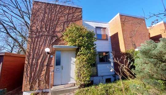 Bild von Sonniges Reihenendhaus, Flachdach, provisionsfrei, sofort beziehbar. 