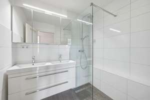 Penthouse-Feeling: Schöne 4-Zimmer-Wohnung mit Blick in den Wald – Die vollständige Adresse der Immobilie erhältst du vom Anbieter., 70469 Hohe Warte, Stuttgart – Vorschaubild 4