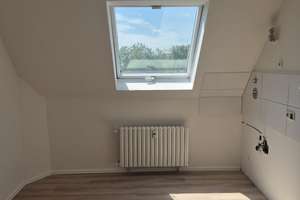 Dachgeschoss im ruhigen Haus in zentraler Lage – Solinger Straße 3, 47166 Alt-Hamborn, Duisburg – Vorschaubild 3