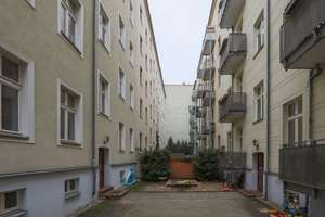 Luxurious, freshly renovated 4 room apartment in Prenzlauer Berg in the heart of Berlin – Die vollständige Adresse der Immobilie erhältst du vom Anbieter., 10405 Prenzlauer Berg, Berlin – Vorschaubild 5
