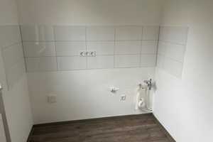 Neue Wohnung, neues Glück! Günstige 3-Zimmer-Wohnung – Hegeweg 25, 28779 Bremen – Vorschaubild 2