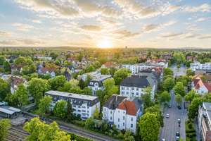 3.200,- pro QM- 1 BIS 3 FAMILIEN- STUCKVILLA zum Sanieren +Erweitern für 500qm Wfl-1117qm Grund – Die vollständige Adresse der Immobilie erhältst du vom Anbieter., 12205 Lichterfelde, Berlin – Vorschaubild 4